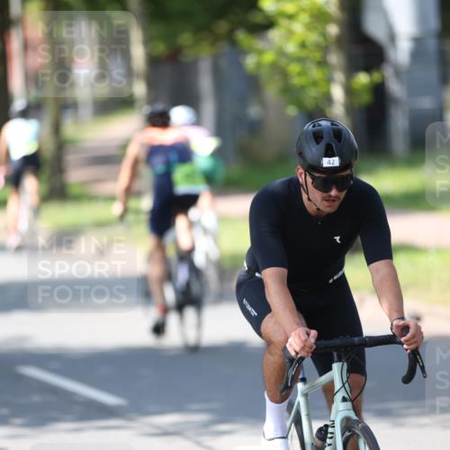 10.08.2025 - GEWOBA Citytriathlon Bremen Yannick Fuchs http://msf.ph/oto/8562492 10.08.2025 14:30:06 Radfahren 42, 95, 112, 149, 183, 315, 327, 337, 400, 402, 429, 454 meine-sportfotos.de