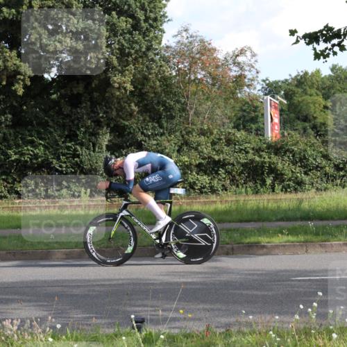 10.08.2025 - GEWOBA Citytriathlon Bremen Yannick Fuchs http://msf.ph/oto/8562493 10.08.2025 10:40:16 Radfahren 1, 11, 39, 47, 61, 65, 79, 91, 125, 135, 197, 227, 229 meine-sportfotos.de