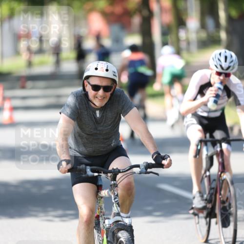10.08.2025 - GEWOBA Citytriathlon Bremen Yannick Fuchs http://msf.ph/oto/8562494 10.08.2025 14:30:06 Radfahren 42, 95, 112, 149, 183, 315, 327, 337, 400, 402, 429, 454 meine-sportfotos.de