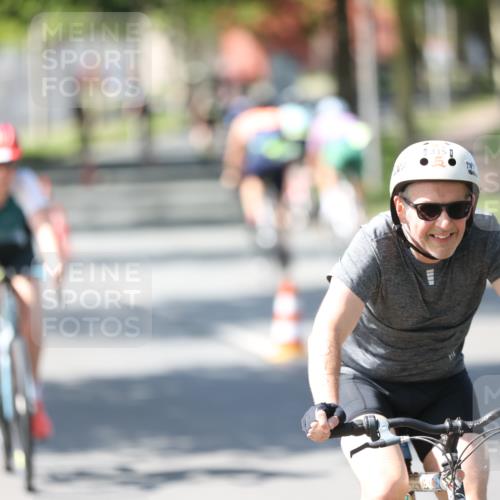 10.08.2025 - GEWOBA Citytriathlon Bremen Yannick Fuchs http://msf.ph/oto/8562498 10.08.2025 14:30:07 Radfahren 42, 66, 95, 112, 148, 149, 183, 315, 327, 337, 400, 402, 429, 454 meine-sportfotos.de