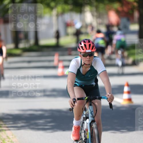 10.08.2025 - GEWOBA Citytriathlon Bremen Yannick Fuchs http://msf.ph/oto/8562501 10.08.2025 14:30:07 Radfahren 42, 66, 95, 112, 148, 149, 183, 315, 327, 337, 400, 402, 429, 454 meine-sportfotos.de