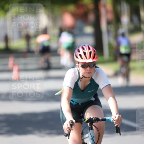 10.08.2025 - GEWOBA Citytriathlon Bremen Yannick Fuchs http://msf.ph/oto/8562507 10.08.2025 14:30:08 Radfahren 42, 66, 95, 112, 148, 149, 183, 315, 337, 374, 400, 402, 429, 454 meine-sportfotos.de