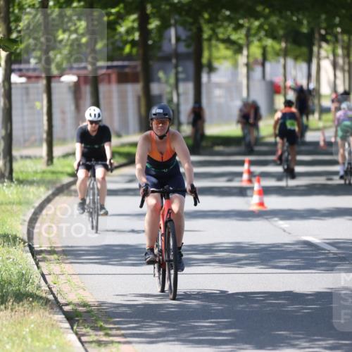 10.08.2025 - GEWOBA Citytriathlon Bremen Yannick Fuchs http://msf.ph/oto/8562516 10.08.2025 14:30:09 Radfahren 42, 66, 95, 112, 148, 149, 183, 315, 337, 374, 400, 402, 410, 429, 454 meine-sportfotos.de
