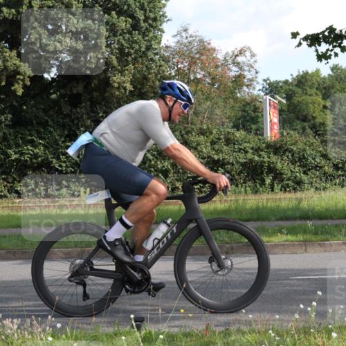 10.08.2025 - GEWOBA Citytriathlon Bremen Yannick Fuchs http://msf.ph/oto/8562517 10.08.2025 10:40:24 Radfahren 1, 11, 39, 47, 65, 125, 135, 197, 229 meine-sportfotos.de
