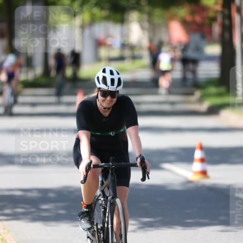 10.08.2025 - GEWOBA Citytriathlon Bremen Yannick Fuchs http://msf.ph/oto/8562526 10.08.2025 14:30:12 Radfahren 42, 66, 95, 112, 148, 149, 315, 337, 361, 374, 400, 402, 410, 429, 454 meine-sportfotos.de