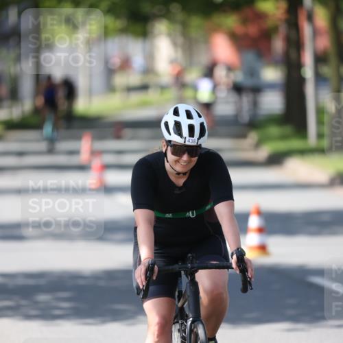 10.08.2025 - GEWOBA Citytriathlon Bremen Yannick Fuchs http://msf.ph/oto/8562530 10.08.2025 14:30:13 Radfahren 42, 66, 95, 112, 148, 149, 315, 329, 337, 338, 361, 374, 400, 402, 410, 429, 454 meine-sportfotos.de