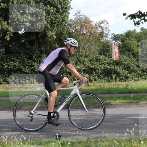 10.08.2025 - GEWOBA Citytriathlon Bremen Yannick Fuchs http://msf.ph/oto/8562531 10.08.2025 10:40:26 Radfahren 1, 11, 39, 47, 65, 125, 135, 229, 368 meine-sportfotos.de
