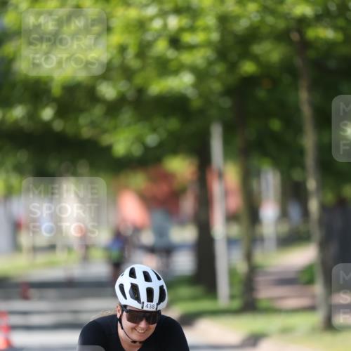 10.08.2025 - GEWOBA Citytriathlon Bremen Yannick Fuchs http://msf.ph/oto/8562533 10.08.2025 14:30:13 Radfahren 42, 66, 95, 112, 148, 149, 315, 329, 337, 338, 361, 374, 400, 402, 410, 429, 454 meine-sportfotos.de