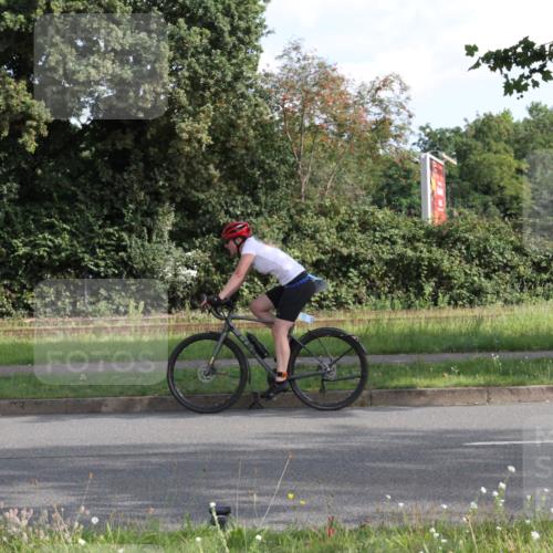 10.08.2025 - GEWOBA Citytriathlon Bremen Yannick Fuchs http://msf.ph/oto/8562538 10.08.2025 10:40:27 Radfahren 1, 11, 39, 47, 65, 125, 135, 229, 368 meine-sportfotos.de