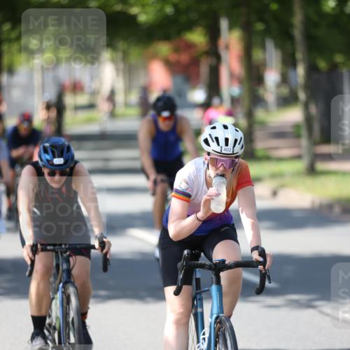 10.08.2025 - GEWOBA Citytriathlon Bremen Yannick Fuchs http://msf.ph/oto/8562540 10.08.2025 14:30:17 Radfahren 8, 33, 42, 66, 95, 112, 148, 149, 329, 337, 338, 361, 374, 400, 402, 410, 429, 492 meine-sportfotos.de