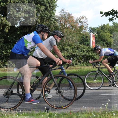 10.08.2025 - GEWOBA Citytriathlon Bremen Yannick Fuchs http://msf.ph/oto/8562550 10.08.2025 10:40:30 Radfahren 1, 11, 23, 39, 47, 65, 125, 229, 368, 505 meine-sportfotos.de