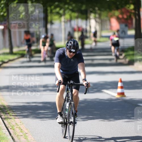 10.08.2025 - GEWOBA Citytriathlon Bremen Yannick Fuchs http://msf.ph/oto/8562559 10.08.2025 14:30:20 Radfahren 8, 33, 66, 95, 148, 149, 329, 338, 347, 361, 374, 400, 402, 410, 429, 492 meine-sportfotos.de