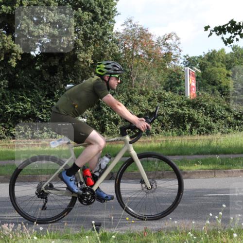 10.08.2025 - GEWOBA Citytriathlon Bremen Yannick Fuchs http://msf.ph/oto/8562571 10.08.2025 10:40:32 Radfahren 1, 23, 39, 47, 65, 125, 229, 368, 505 meine-sportfotos.de