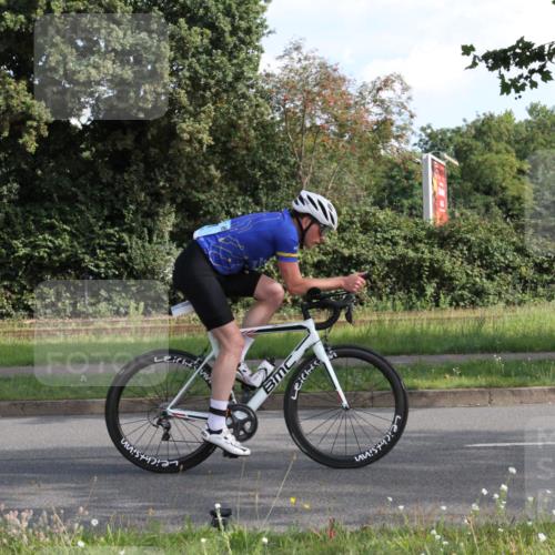 10.08.2025 - GEWOBA Citytriathlon Bremen Yannick Fuchs http://msf.ph/oto/8562599 10.08.2025 10:40:48 Radfahren 23, 67, 73, 139, 141, 368, 431, 505 meine-sportfotos.de