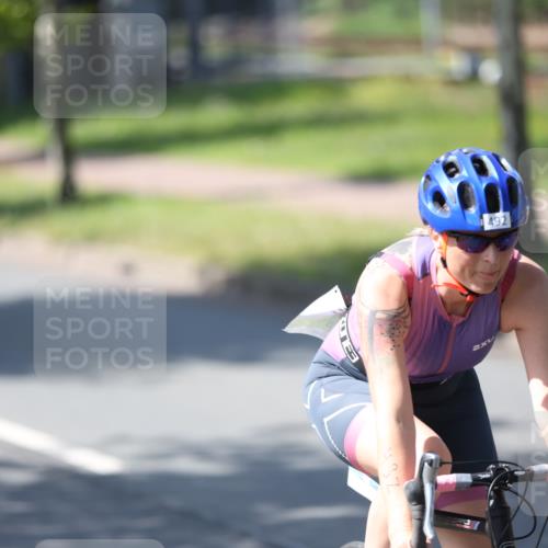 10.08.2025 - GEWOBA Citytriathlon Bremen Yannick Fuchs http://msf.ph/oto/8562616 10.08.2025 14:30:31 Radfahren 8, 12, 33, 66, 107, 148, 178, 328, 329, 338, 341, 345, 347, 356, 361, 374, 381, 409, 410, 461, 492 meine-sportfotos.de