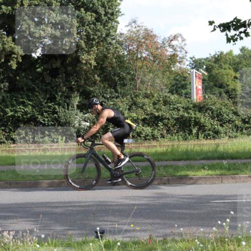 10.08.2025 - GEWOBA Citytriathlon Bremen Yannick Fuchs http://msf.ph/oto/8562625 10.08.2025 10:40:54 Radfahren 37, 67, 73, 139, 141, 153, 237, 431, 505 meine-sportfotos.de