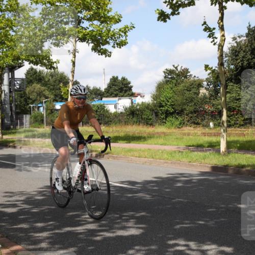 10.08.2025 - GEWOBA Citytriathlon Bremen Yannick Fuchs http://msf.ph/oto/8562626 10.08.2025 12:28:58 Radfahren 573, 659, 851 meine-sportfotos.de