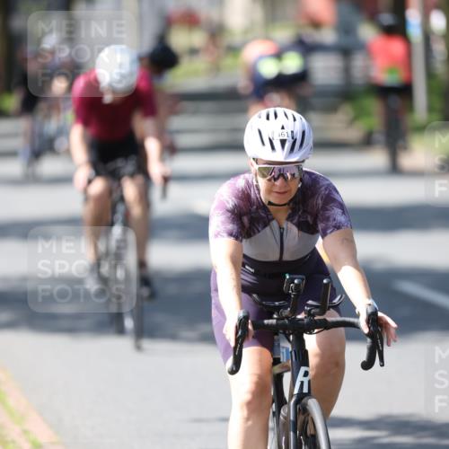 10.08.2025 - GEWOBA Citytriathlon Bremen Yannick Fuchs http://msf.ph/oto/8562634 10.08.2025 14:30:38 Radfahren 8, 12, 33, 107, 178, 328, 329, 338, 341, 345, 347, 356, 381, 399, 409, 416, 461, 492 meine-sportfotos.de
