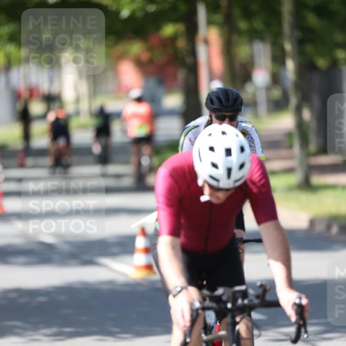 10.08.2025 - GEWOBA Citytriathlon Bremen Yannick Fuchs http://msf.ph/oto/8562645 10.08.2025 14:30:39 Radfahren 8, 12, 33, 107, 178, 328, 341, 345, 347, 356, 381, 399, 409, 416, 461, 492, 504 meine-sportfotos.de