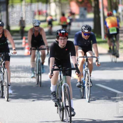 10.08.2025 - GEWOBA Citytriathlon Bremen Yannick Fuchs http://msf.ph/oto/8562653 10.08.2025 14:30:41 Radfahren 8, 12, 107, 178, 328, 341, 345, 347, 356, 381, 399, 409, 416, 461, 504 meine-sportfotos.de