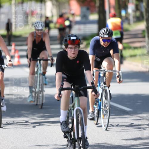 10.08.2025 - GEWOBA Citytriathlon Bremen Yannick Fuchs http://msf.ph/oto/8562655 10.08.2025 14:30:41 Radfahren 8, 12, 107, 178, 328, 341, 345, 347, 356, 381, 399, 409, 416, 461, 504 meine-sportfotos.de