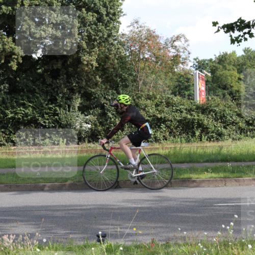 10.08.2025 - GEWOBA Citytriathlon Bremen Yannick Fuchs http://msf.ph/oto/8562656 10.08.2025 10:40:59 Radfahren 37, 67, 73, 139, 141, 153, 203, 237, 369, 431 meine-sportfotos.de