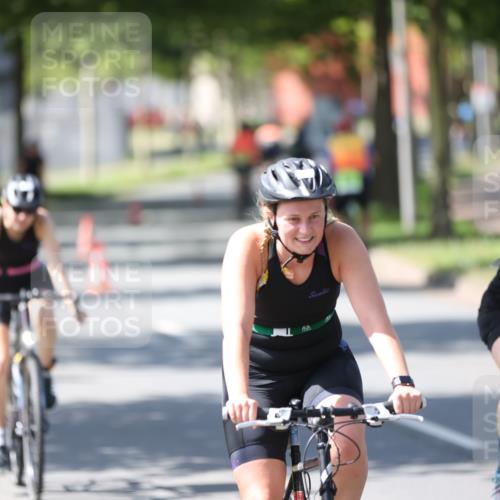 10.08.2025 - GEWOBA Citytriathlon Bremen Yannick Fuchs http://msf.ph/oto/8562667 10.08.2025 14:30:42 Radfahren 8, 12, 107, 178, 328, 341, 345, 347, 356, 381, 399, 409, 416, 461, 504 meine-sportfotos.de