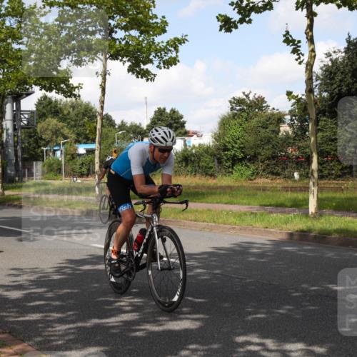 10.08.2025 - GEWOBA Citytriathlon Bremen Yannick Fuchs http://msf.ph/oto/8562668 10.08.2025 12:29:23 Radfahren 576, 583, 605, 656, 679, 687, 771, 799, 927, 1007, 1030 meine-sportfotos.de