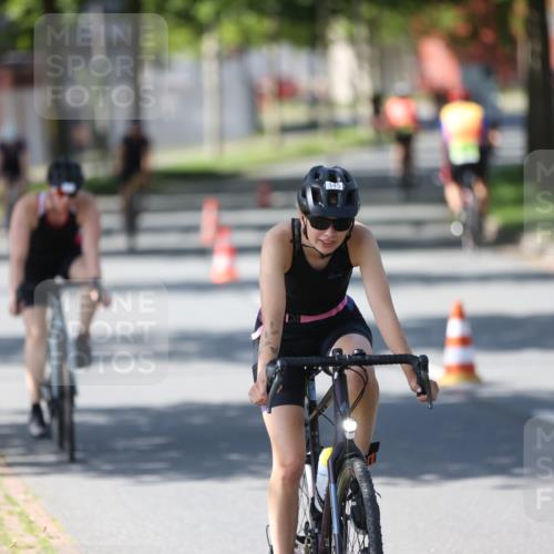 10.08.2025 - GEWOBA Citytriathlon Bremen Yannick Fuchs http://msf.ph/oto/8562675 10.08.2025 14:30:43 Radfahren 12, 107, 178, 328, 341, 345, 347, 356, 381, 399, 409, 416, 461, 504, 510 meine-sportfotos.de