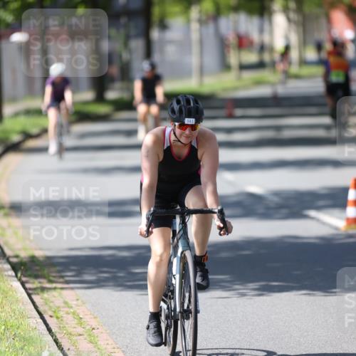 10.08.2025 - GEWOBA Citytriathlon Bremen Yannick Fuchs http://msf.ph/oto/8562683 10.08.2025 14:30:44 Radfahren 12, 107, 175, 178, 328, 341, 345, 356, 381, 399, 409, 416, 461, 504, 510 meine-sportfotos.de