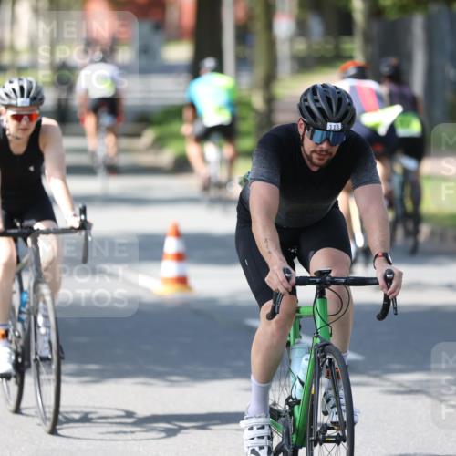 10.08.2025 - GEWOBA Citytriathlon Bremen Yannick Fuchs http://msf.ph/oto/8562695 10.08.2025 14:32:16 Radfahren 104, 105, 113, 284, 299, 344, 355, 359, 362, 366, 370, 376, 411, 433, 463, 489, 508 meine-sportfotos.de