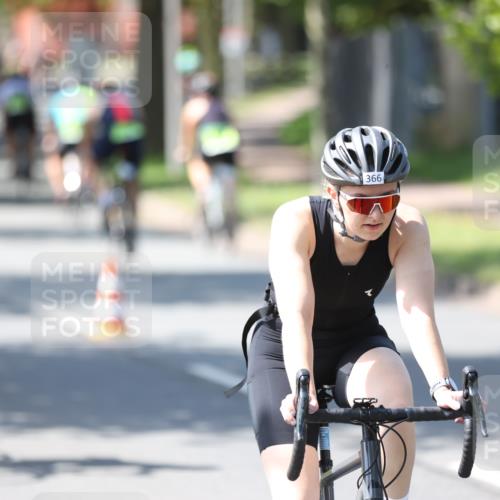 10.08.2025 - GEWOBA Citytriathlon Bremen Yannick Fuchs http://msf.ph/oto/8562698 10.08.2025 14:32:17 Radfahren 104, 105, 113, 284, 299, 344, 355, 359, 362, 366, 370, 376, 411, 433, 463, 489, 508 meine-sportfotos.de