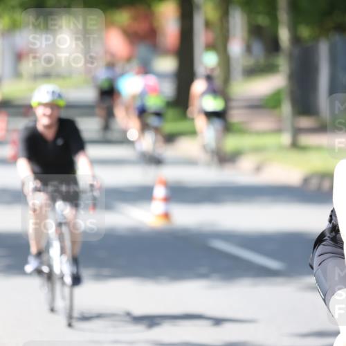 10.08.2025 - GEWOBA Citytriathlon Bremen Yannick Fuchs http://msf.ph/oto/8562701 10.08.2025 14:32:17 Radfahren 104, 105, 113, 284, 299, 344, 355, 359, 362, 366, 370, 376, 411, 433, 463, 489, 508 meine-sportfotos.de