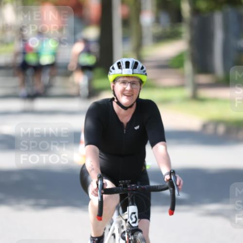 10.08.2025 - GEWOBA Citytriathlon Bremen Yannick Fuchs http://msf.ph/oto/8562703 10.08.2025 14:32:18 Radfahren 104, 105, 113, 284, 299, 344, 355, 359, 362, 366, 370, 376, 393, 411, 433, 463, 489, 508 meine-sportfotos.de