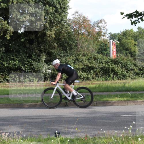 10.08.2025 - GEWOBA Citytriathlon Bremen Yannick Fuchs http://msf.ph/oto/8562707 10.08.2025 10:41:10 Radfahren 37, 139, 153, 191, 203, 237, 369 meine-sportfotos.de
