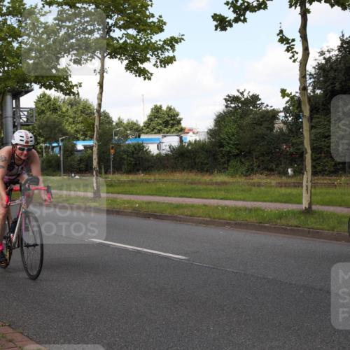10.08.2025 - GEWOBA Citytriathlon Bremen Yannick Fuchs http://msf.ph/oto/8562709 10.08.2025 12:29:53 Radfahren 640, 675, 688, 699, 717, 751, 769, 875, 942, 960 meine-sportfotos.de