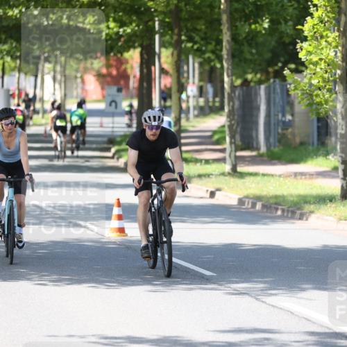10.08.2025 - GEWOBA Citytriathlon Bremen Yannick Fuchs http://msf.ph/oto/8562713 10.08.2025 14:32:20 Radfahren 104, 105, 113, 284, 299, 344, 355, 359, 362, 366, 370, 376, 393, 433, 463, 489, 508 meine-sportfotos.de