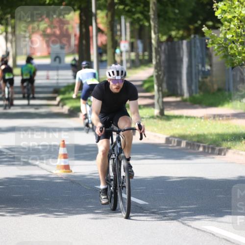 10.08.2025 - GEWOBA Citytriathlon Bremen Yannick Fuchs http://msf.ph/oto/8562715 10.08.2025 14:32:20 Radfahren 104, 105, 113, 284, 299, 344, 355, 359, 362, 366, 370, 376, 393, 433, 463, 489, 508 meine-sportfotos.de