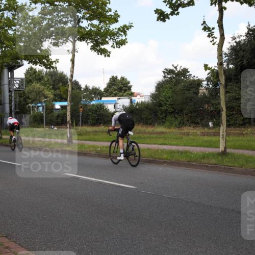 10.08.2025 - GEWOBA Citytriathlon Bremen Yannick Fuchs http://msf.ph/oto/8562717 10.08.2025 12:29:55 Radfahren 640, 675, 688, 699, 717, 751, 769, 875, 942, 960 meine-sportfotos.de