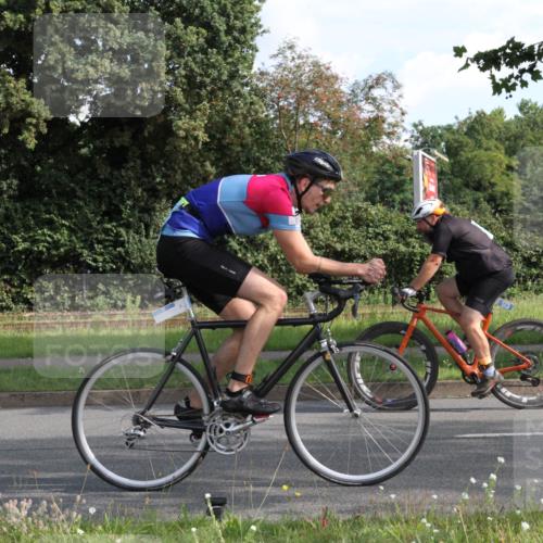 10.08.2025 - GEWOBA Citytriathlon Bremen Yannick Fuchs http://msf.ph/oto/8562718 10.08.2025 10:41:23 Radfahren 15, 191, 195, 484 meine-sportfotos.de