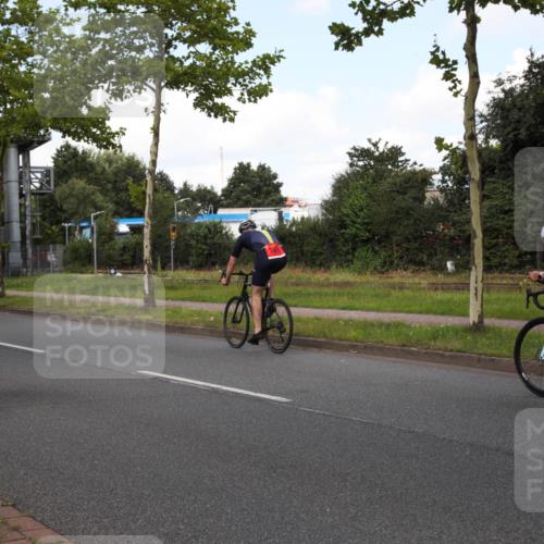 10.08.2025 - GEWOBA Citytriathlon Bremen Yannick Fuchs http://msf.ph/oto/8562725 10.08.2025 12:29:58 Radfahren 640, 675, 688, 699, 717, 751, 760, 769, 875, 942, 960 meine-sportfotos.de