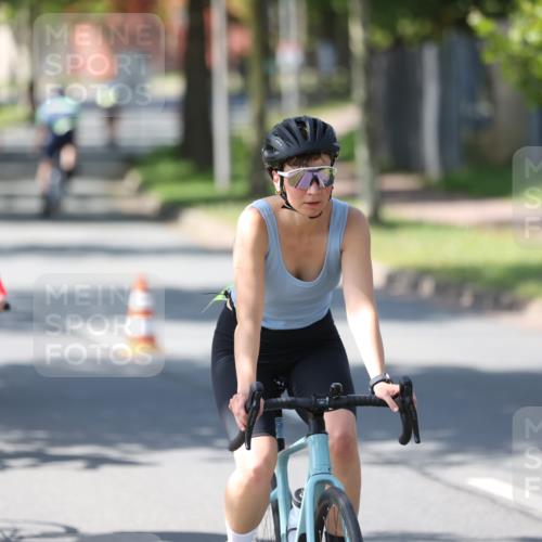10.08.2025 - GEWOBA Citytriathlon Bremen Yannick Fuchs http://msf.ph/oto/8562726 10.08.2025 14:32:21 Radfahren 104, 105, 113, 284, 299, 344, 355, 359, 362, 366, 370, 376, 393, 433, 463, 489, 508 meine-sportfotos.de