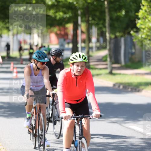 10.08.2025 - GEWOBA Citytriathlon Bremen Yannick Fuchs http://msf.ph/oto/8562732 10.08.2025 14:32:22 Radfahren 104, 105, 113, 284, 299, 344, 355, 359, 362, 366, 370, 376, 393, 433, 463, 489, 508 meine-sportfotos.de