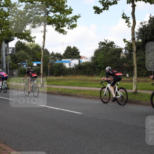 10.08.2025 - GEWOBA Citytriathlon Bremen Yannick Fuchs http://msf.ph/oto/8562734 10.08.2025 12:30:00 Radfahren 640, 675, 688, 699, 717, 760, 769, 875, 884, 942, 960 meine-sportfotos.de