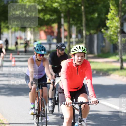 10.08.2025 - GEWOBA Citytriathlon Bremen Yannick Fuchs http://msf.ph/oto/8562735 10.08.2025 14:32:22 Radfahren 104, 105, 113, 284, 299, 344, 355, 359, 362, 366, 370, 376, 393, 433, 463, 489, 508 meine-sportfotos.de
