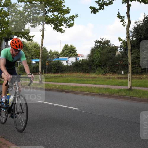10.08.2025 - GEWOBA Citytriathlon Bremen Yannick Fuchs http://msf.ph/oto/8562742 10.08.2025 12:30:02 Radfahren 640, 675, 688, 699, 717, 760, 769, 875, 884, 942, 960, 1013 meine-sportfotos.de