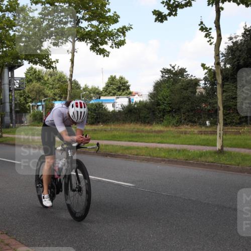 10.08.2025 - GEWOBA Citytriathlon Bremen Yannick Fuchs http://msf.ph/oto/8562748 10.08.2025 12:30:05 Radfahren 640, 675, 688, 699, 717, 760, 769, 875, 884, 935, 960, 1013 meine-sportfotos.de