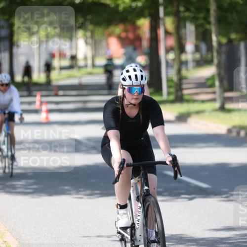 10.08.2025 - GEWOBA Citytriathlon Bremen Yannick Fuchs http://msf.ph/oto/8562749 10.08.2025 14:32:24 Radfahren 105, 113, 284, 299, 344, 355, 362, 366, 370, 393, 433, 463, 489, 508 meine-sportfotos.de