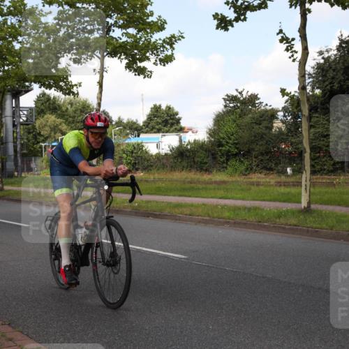 10.08.2025 - GEWOBA Citytriathlon Bremen Yannick Fuchs http://msf.ph/oto/8562754 10.08.2025 12:30:09 Radfahren 640, 675, 717, 722, 760, 769, 875, 884, 935, 943, 960, 1013 meine-sportfotos.de