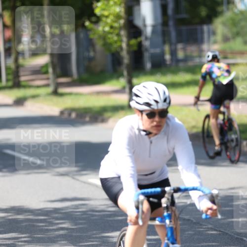 10.08.2025 - GEWOBA Citytriathlon Bremen Yannick Fuchs http://msf.ph/oto/8562767 10.08.2025 14:32:26 Radfahren 105, 113, 284, 299, 344, 355, 362, 366, 370, 393, 433, 463, 489, 508 meine-sportfotos.de